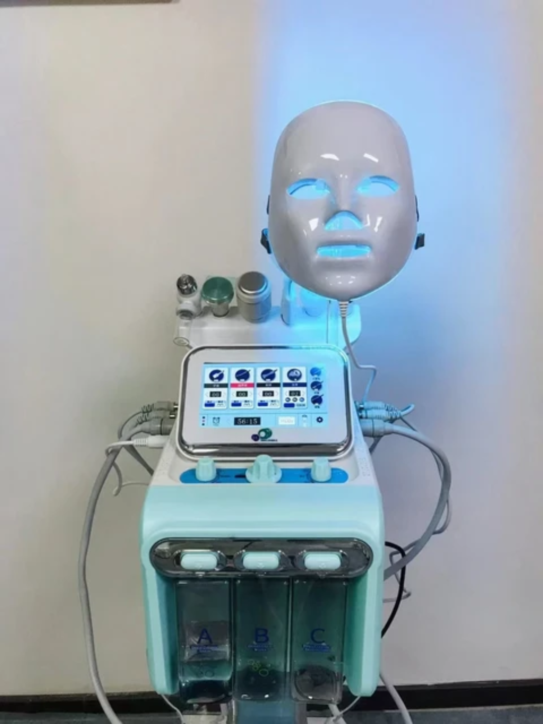 7-in-1 HydraFacial Machine - Image 4